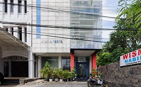 Wisma Nabila near Masjid Raya Baiturrahman Banda Aceh RedPartner